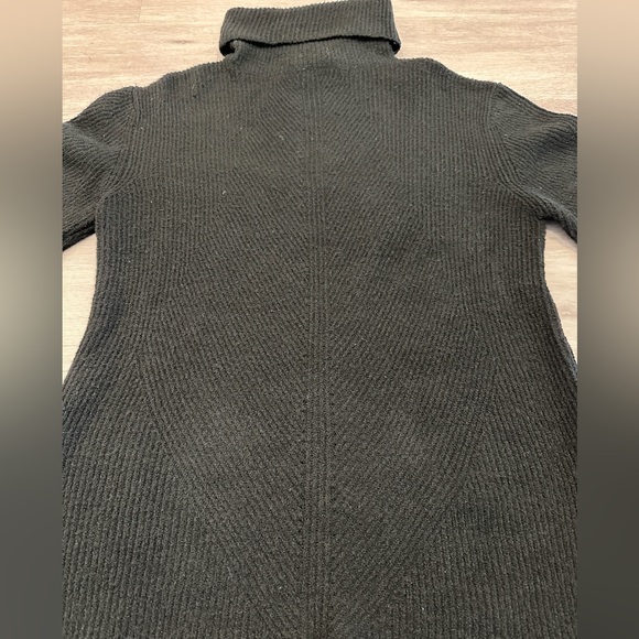 Double Zero soft long split hem funnel neck sweater. Size medium - Picture 4 of 5